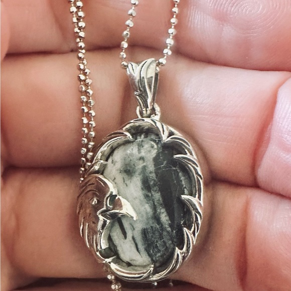 Genuine White Buffalo Gemstone Eagle Pendant in SS on 24" SS Chain Necklace NWT - Picture 8 of 11